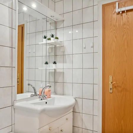 Apartment Fuer Teams Smart Tv, Wifi, Parking New *