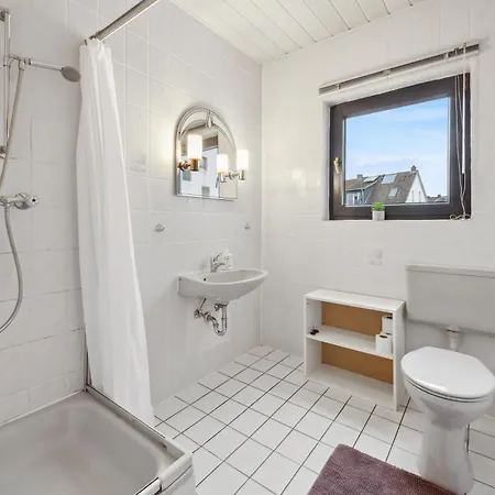 Guenstige Fuer Monteure In Smart Tv, Wifi, Parking New